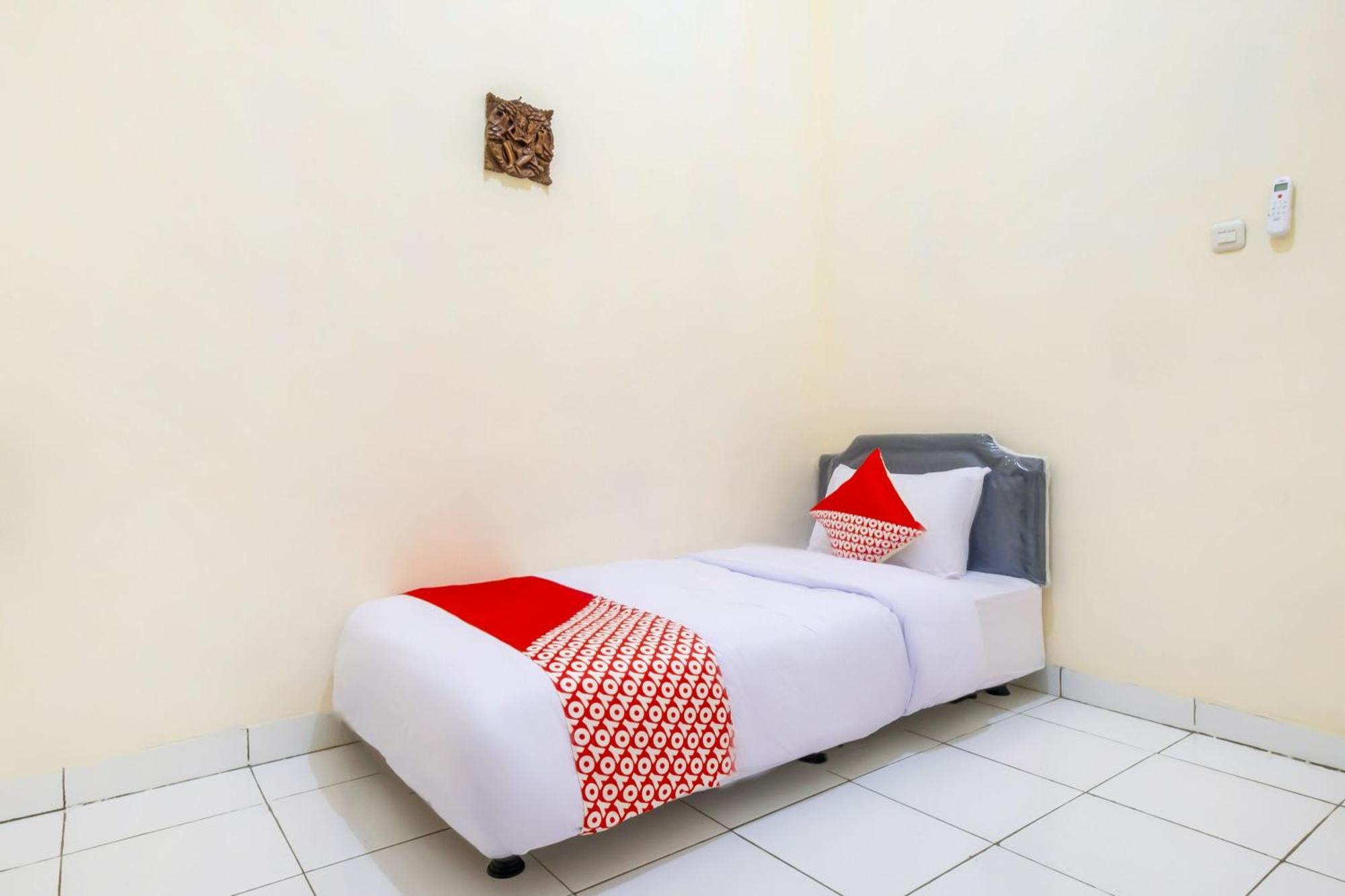 Hotel O Syariah Tasikmalaya Near Universitas Siliwangi Formerly Siliwangi Guest House Exterior foto